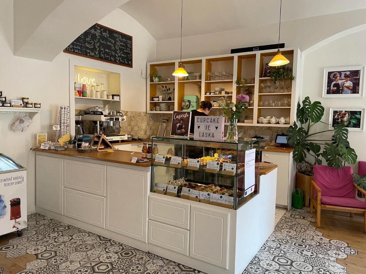 Charles Square Hostel Prága Kültér fotó