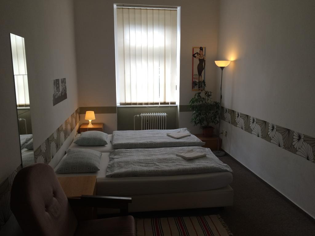 Charles Square Hostel Prága Kültér fotó