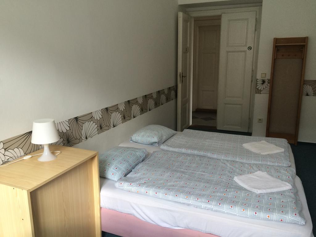 Charles Square Hostel Prága Kültér fotó