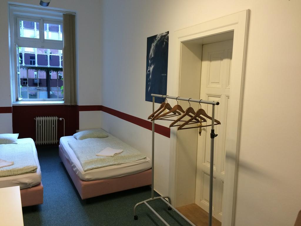 Charles Square Hostel Prága Kültér fotó