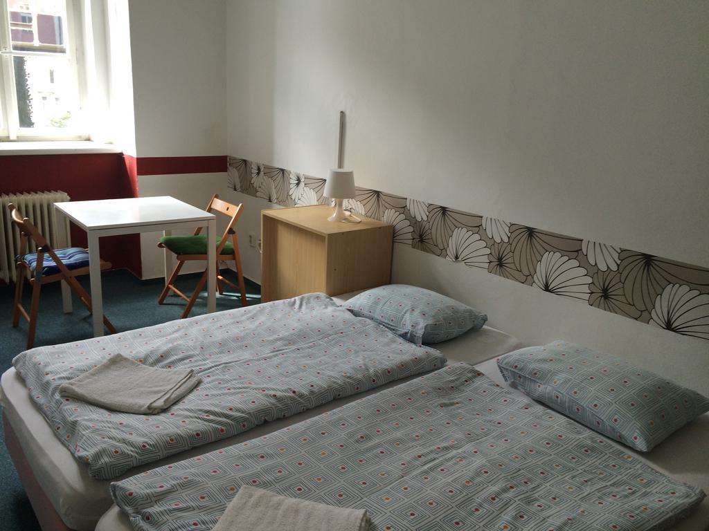 Charles Square Hostel Prága Kültér fotó