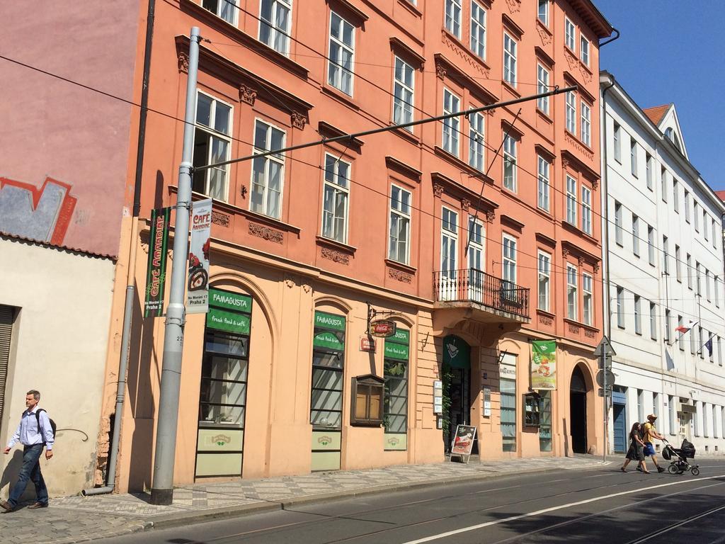 Charles Square Hostel Prága Kültér fotó