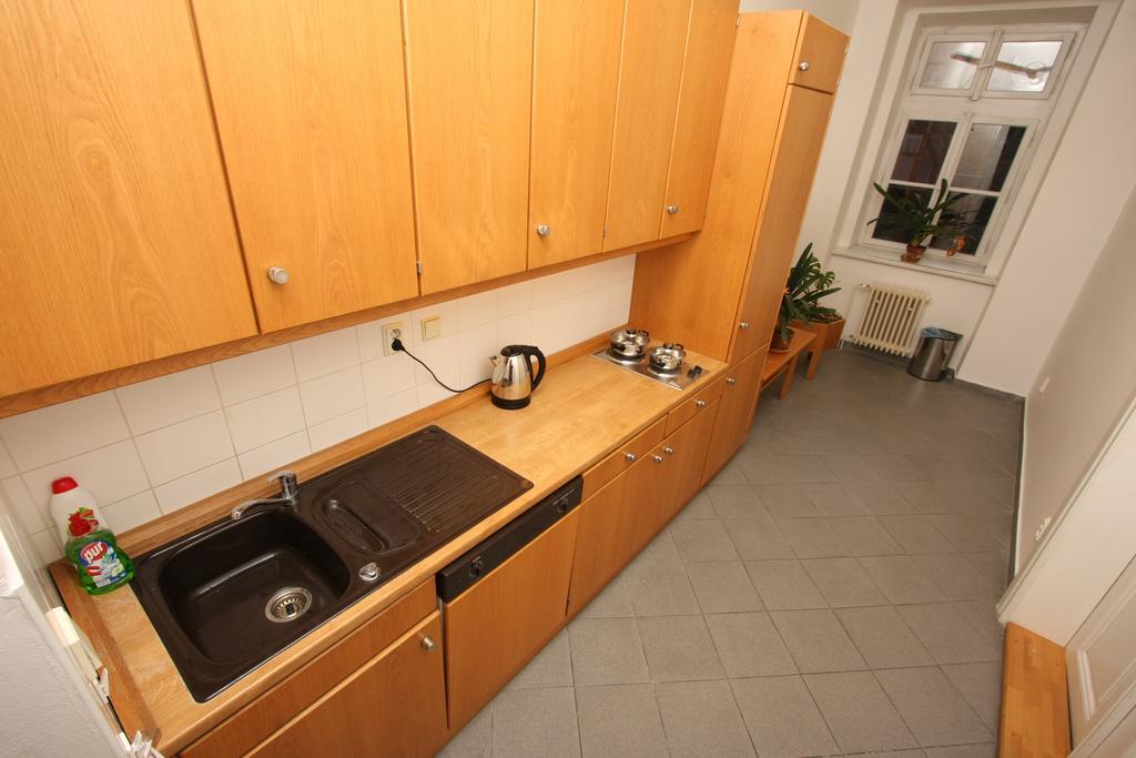 Charles Square Hostel Prága Kültér fotó