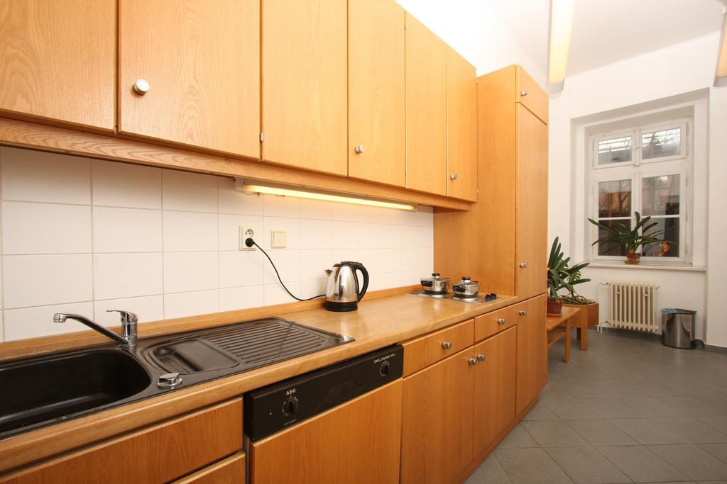 Charles Square Hostel Prága Kültér fotó